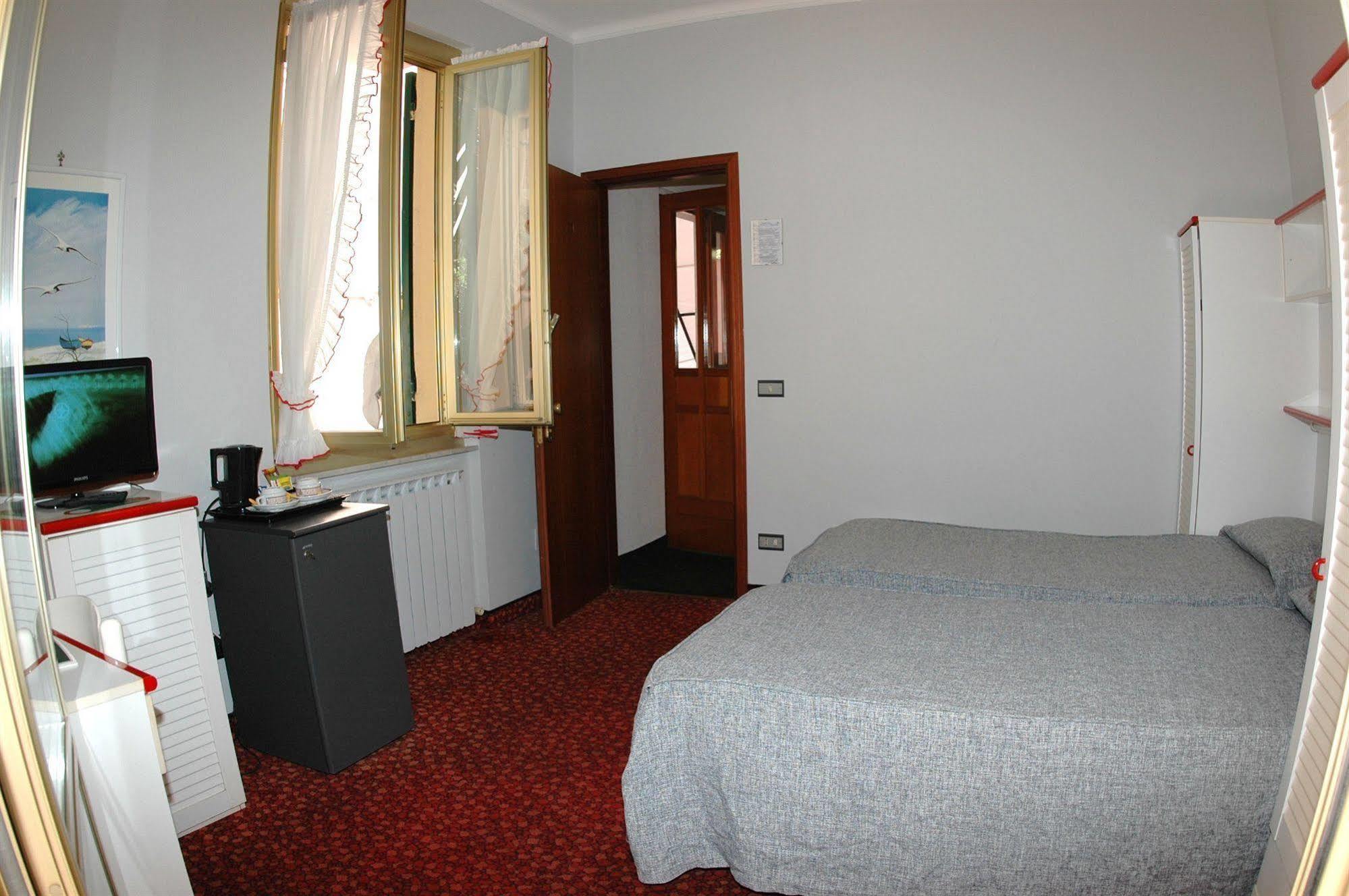 סנטה מרגריטה ליגורה Hotel Flory מראה חיצוני תמונה
